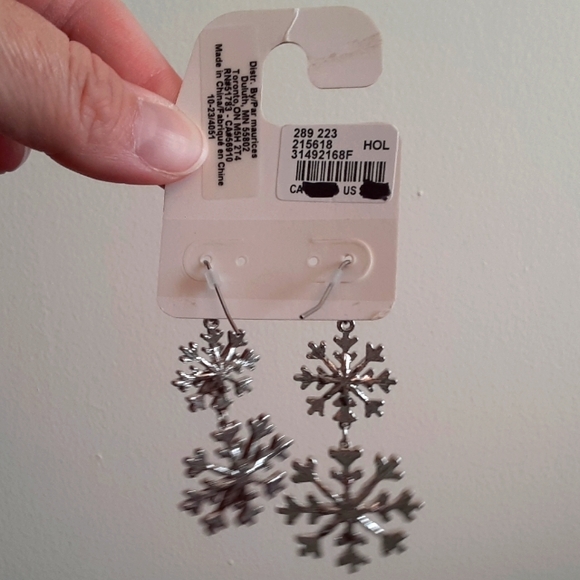 Snowflake Jewelry Bundle - Picture 6 of 8